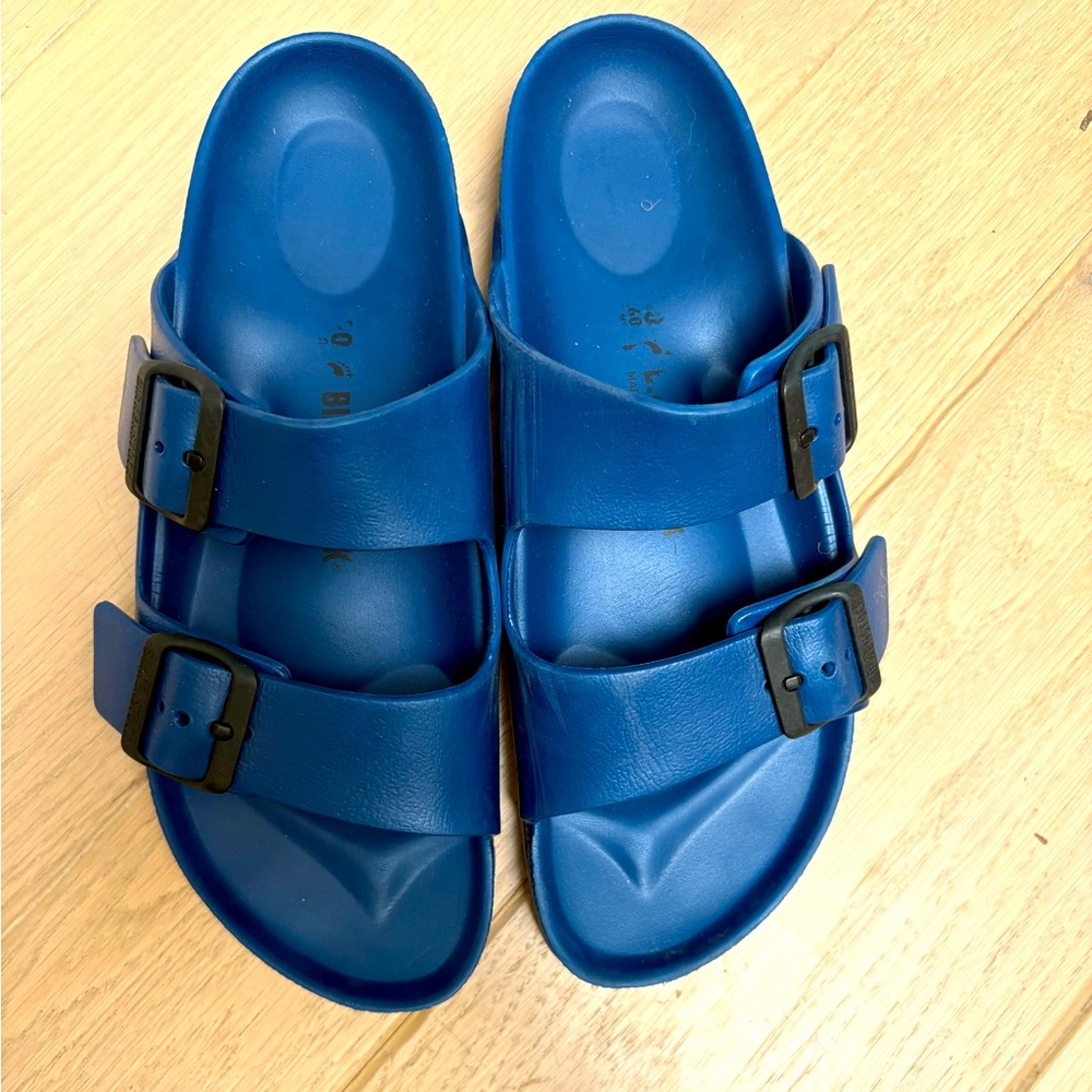 Women’s navy rubber Birkenstock in like new condition